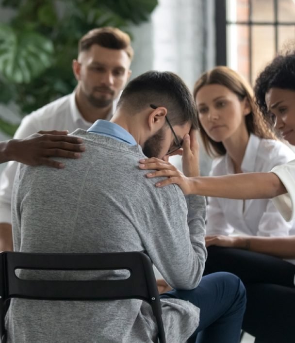 Wanneer iemand worstelt met een verslaving dan moet je geholpen worden. Het team van Afkickkliniek staat voor je klaar.